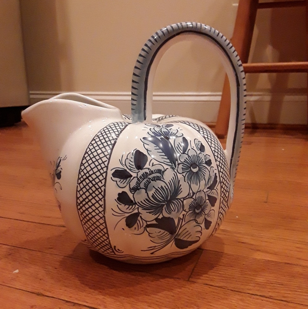 Castelli L. Pardi Pumpkin Pitcher